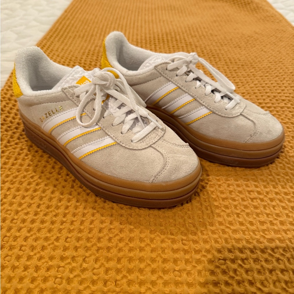 adidas Women's Sneakers in Tan, White, and Yellow